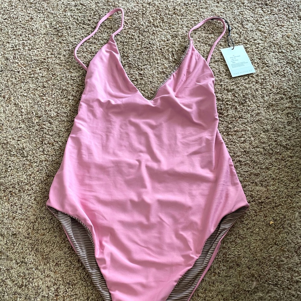 Acacia One Piece XL